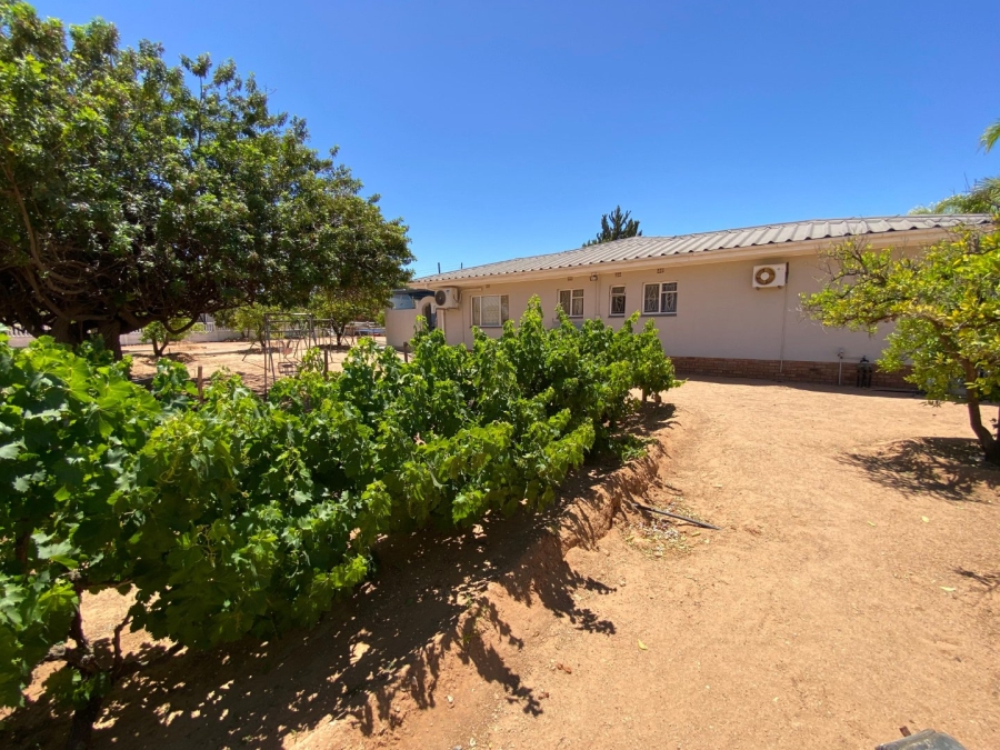 3 Bedroom Property for Sale in Vanrhynsdorp Western Cape